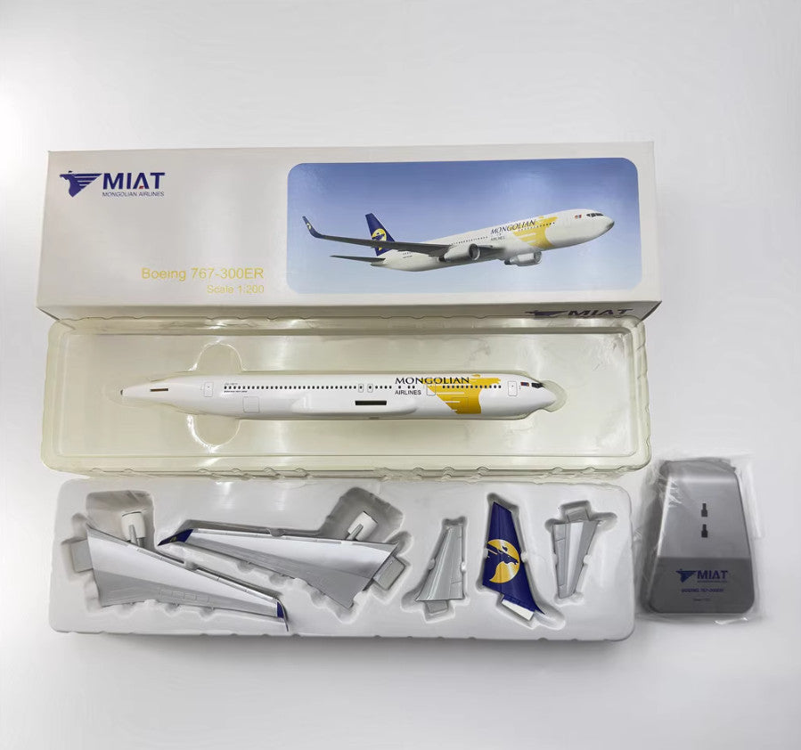 1:200 28CM Hogan MONGOLIAN AIRLINES BOEING 767-300 Airplane ABS Plastic Model