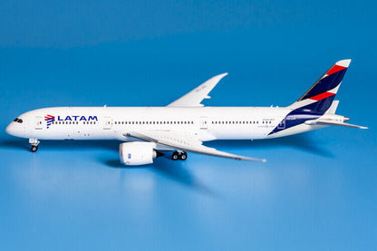 1:400 Phoenix LATAM BOEING 787-9 Passenger Airplane Diecast Aircraft Plane Model