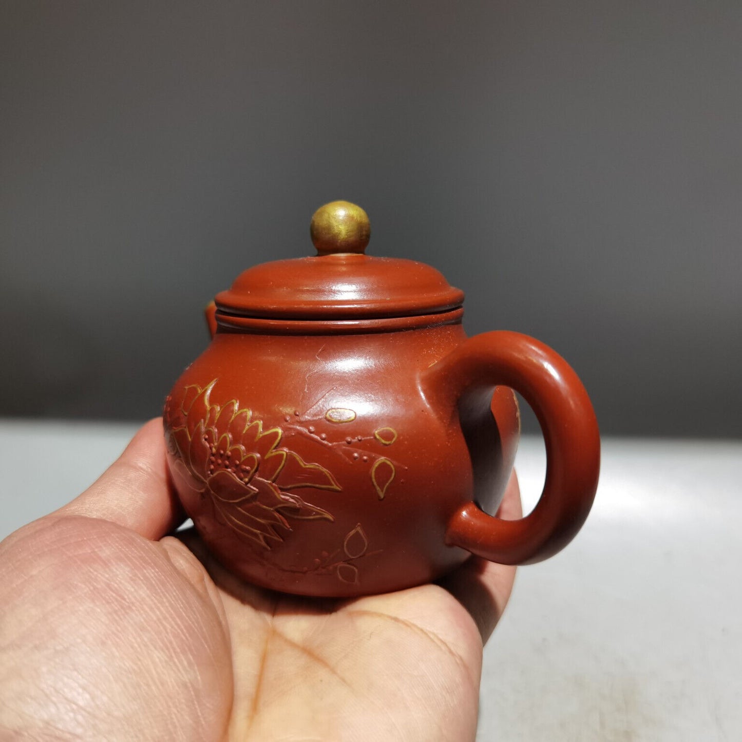 Chinese Yixing Zisha Clay Handmade Exquisite Teapot （描金小品壶 底款：顾景舟)