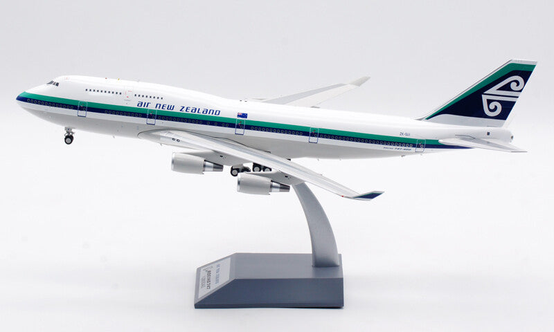 1:200 35CM InFlight AIR NEW ZEALAND BOEING 747-400 Aircraft Diecast Plane Model