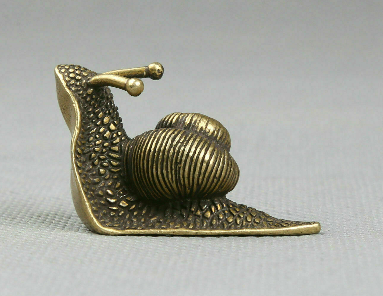 Rare Chinese old bronze handmade Small Snail Statue figure Tea pet decoration