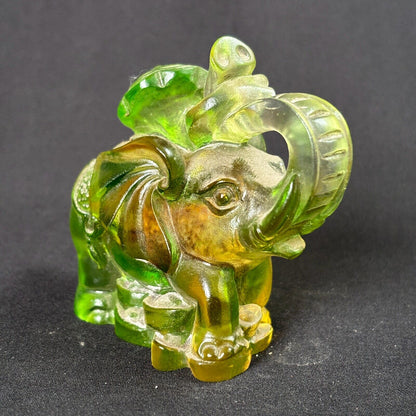 Chinese Snuff Bottle elephant figurine statue Box Glass Carved Colored Glaze art