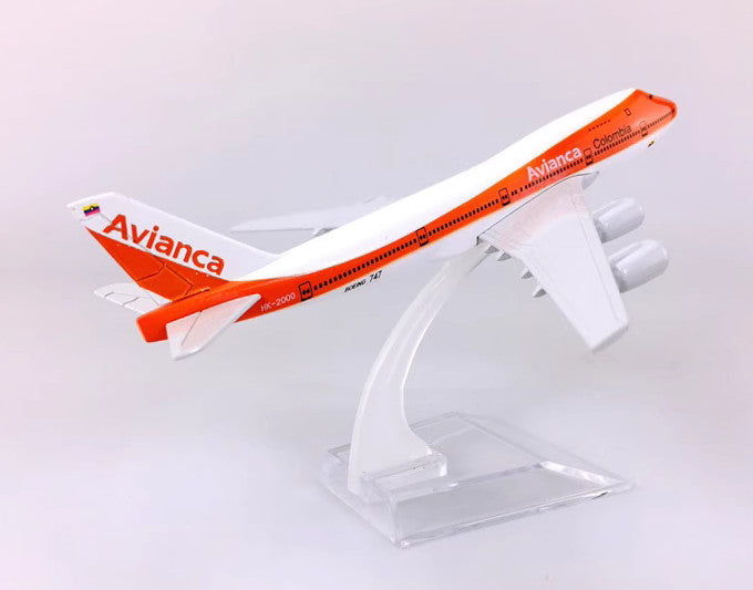 16CM Avianca Colombia Boeing 747-200 Passenger Airplane Diecast Aircraft Model