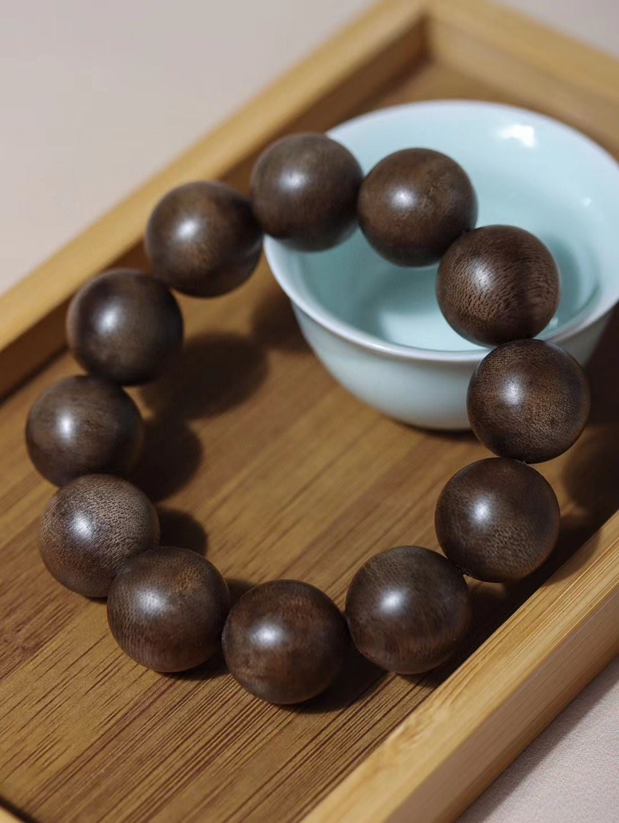 20mm Chinese Natural Eaglewood Handmade Exquisite Bracelets 31088