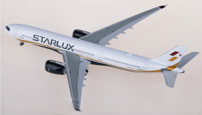 1:400 Phoenix Starlux Airlines Airbus A330-900neo B-58303 Airplane Diecast Model