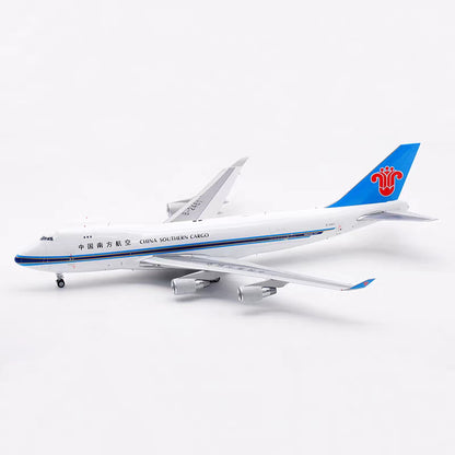 1:200 SQ Wings China Southern Boeing 747-400F Passenger Airplane Diecast Model