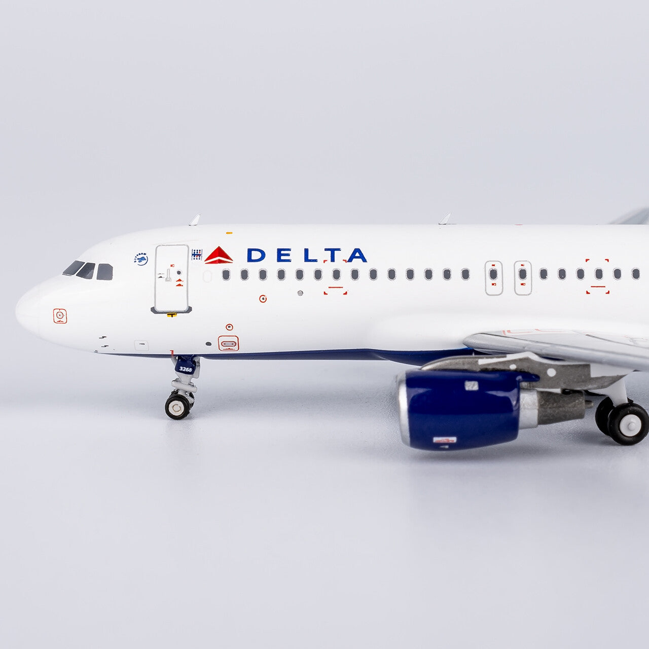 1:400 NGmodels Delta Air Lines Airbus A320 Passenger Airplane Diecast Model
