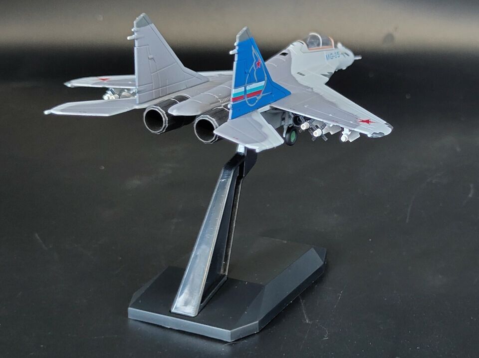 1:100 AMER MIG-35 Fulcrum Fighter Aircraft Plane Diecast Airplane Model