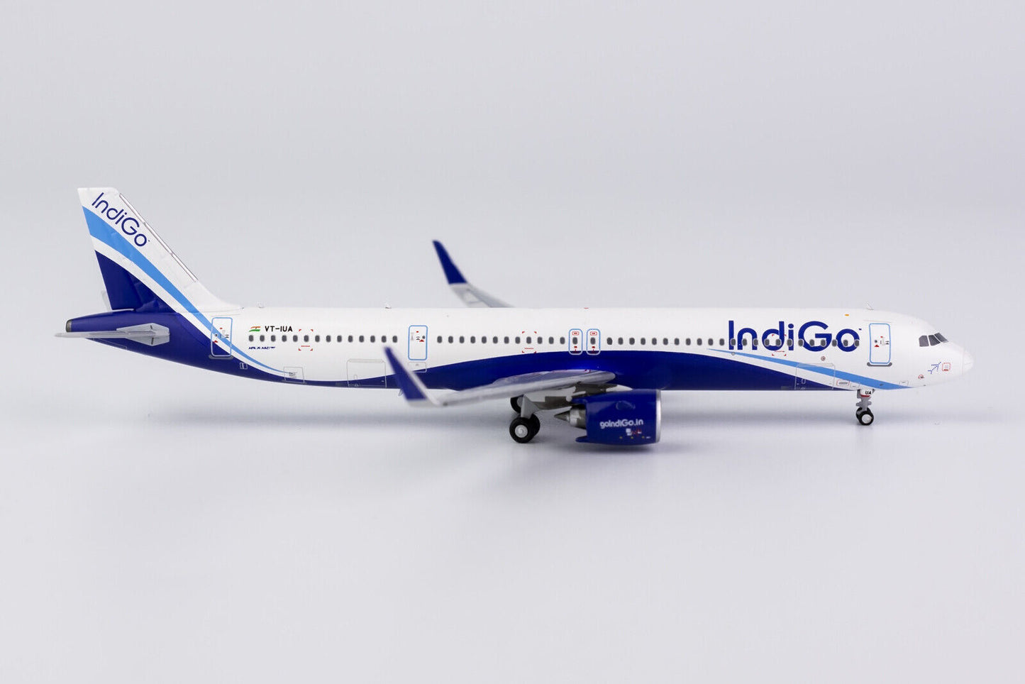 1:400 NG Model IndiGo AIRBUS A321neo Passenger Airplane Diecast Aircraft Model