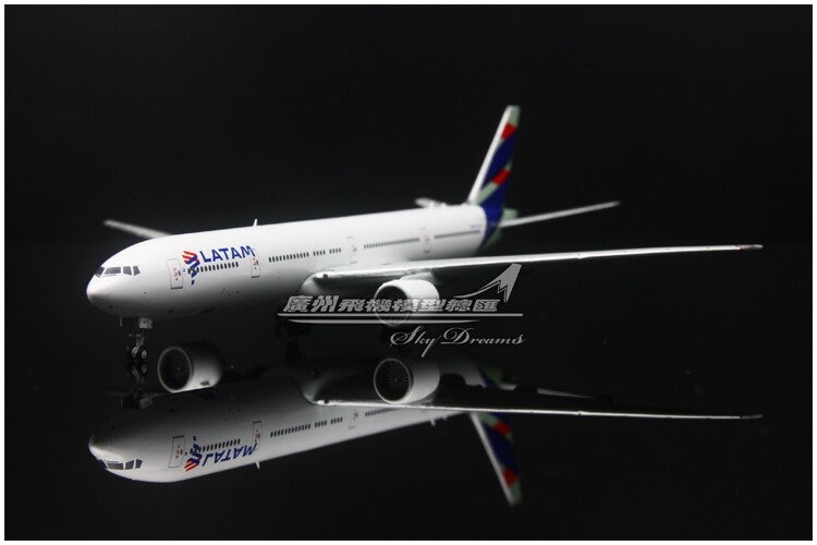 1:400 GeminiJets LATAM BOEING B777-300ER Airplane Diecast Plane Aircraft Model