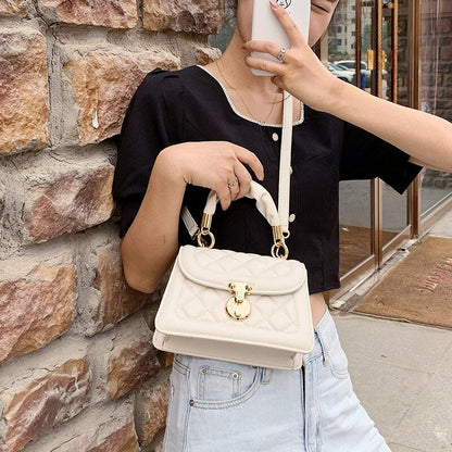 Crossbody Bag Women Small Chain Handbag Small Bag Leather Handle 14*20*8 CM 1PC