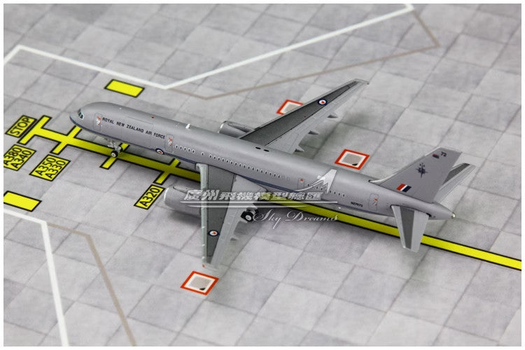 1:400 JC Wings ROYAL NEW ZEALAND AIR FORCE BOEING 757-200 Airplane Diecast Model
