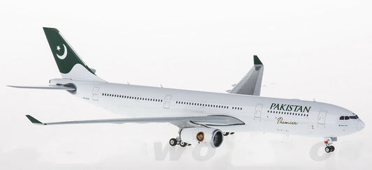 1:400 Phoenix PIA PAKISTAN AIRBUS A330-300 Passenger Airplane Diecast Model
