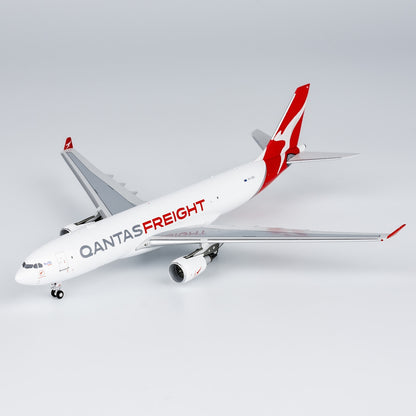 1:400 NG Model QANTASFREIGHT AIRBUS A330-200 Airplane Diecast Aircraft Model