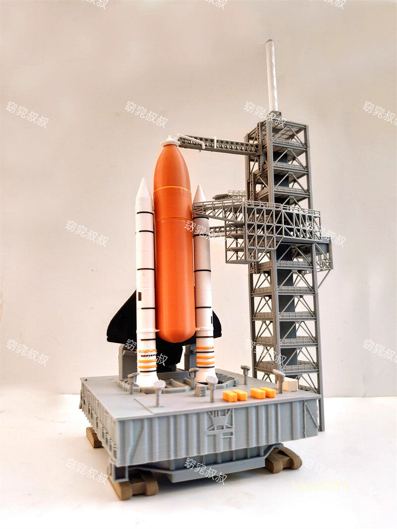 1/400 Space Shuttle Discovery with Launcher Platform Painted Model Collection