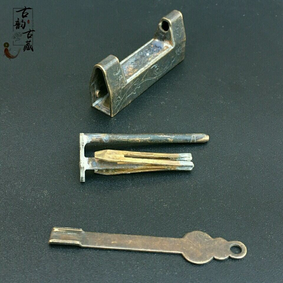 Vintage Chinese Brass Padlock Horizontal Open Lock with Key for Wooden Box