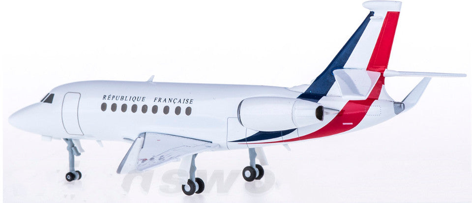 1:200 HOGAN France Air Force Dassault Falcon 2000 Passenger Plane Diecast Model