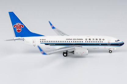 1:400 NG Model CHINA SOUTHERN BOEING 737-700 Passenger Airplane Diecast Model