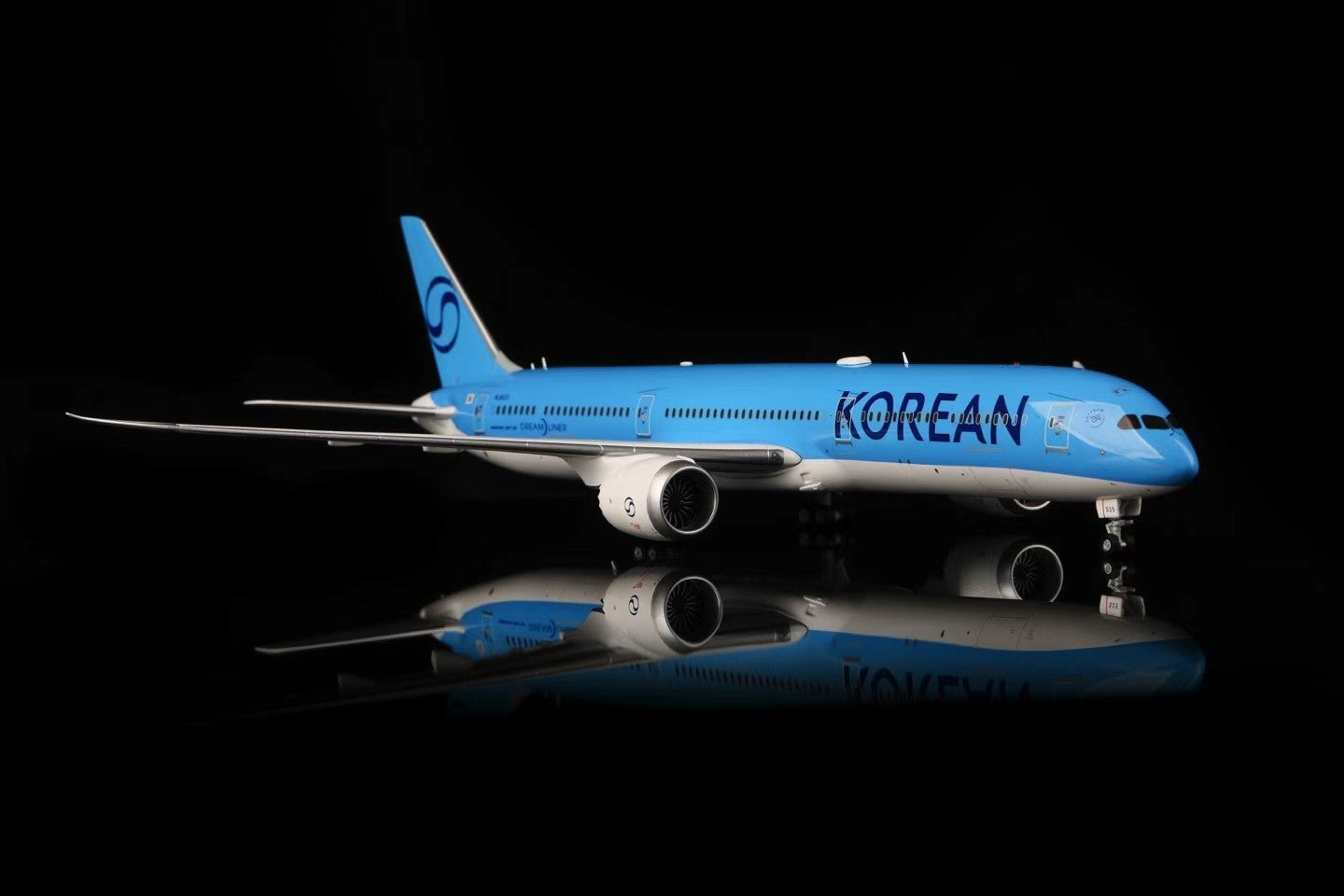 1:200 SQ Wings Korean Air Boeing 787-10 HL8515 Passenger Airplane Diecast Model