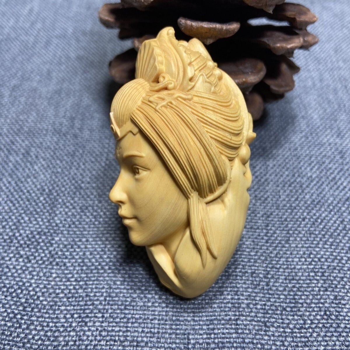 Natural Boxwood Carved Chinese Beauty Girl Statue Pendant