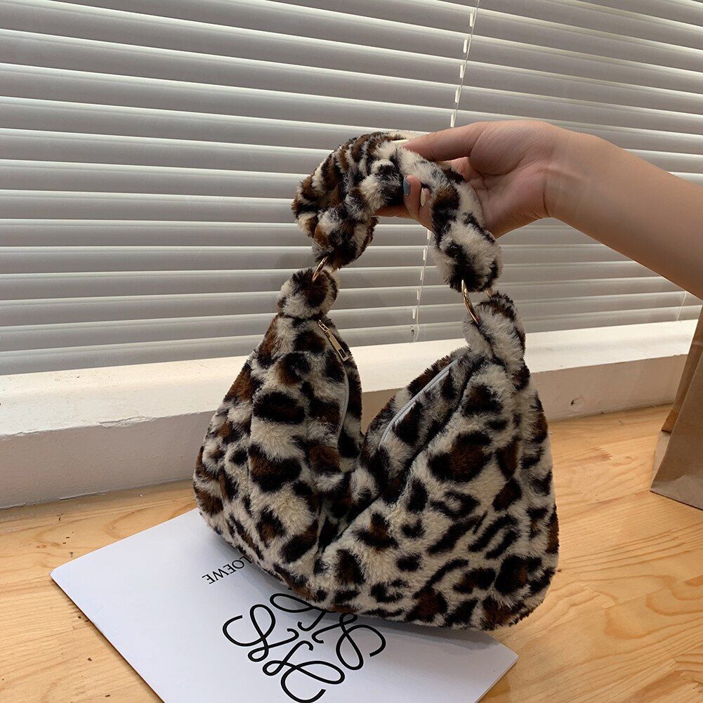 Flower Pattern Shoulder Bag Elegant Underarm Bag Faux Fur Handbag 30*20*5 CM 1PC