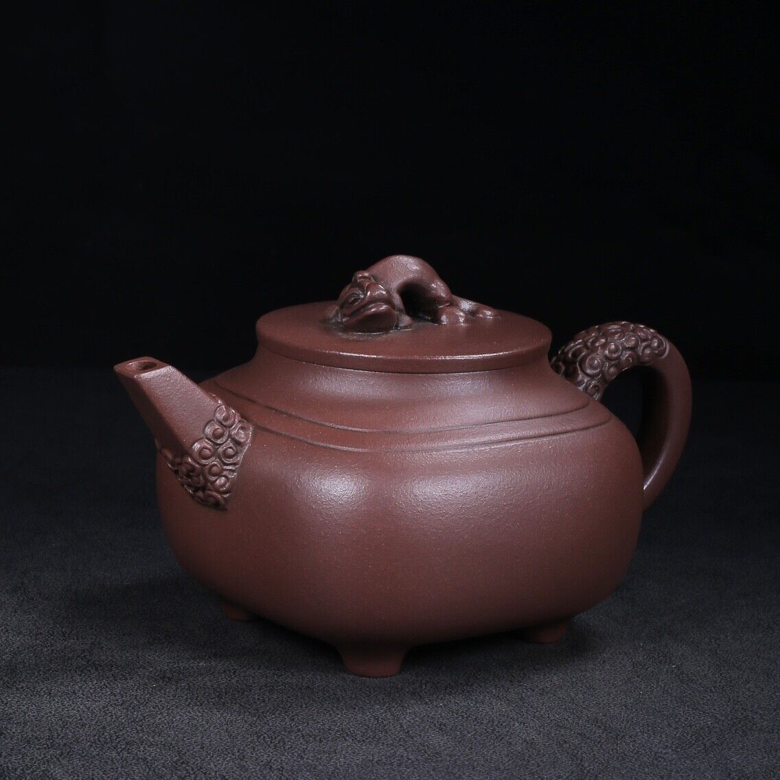 Chinese Yixing Zisha Clay Handmade Exquisite Teapot （四方 底款：金鼎商标）