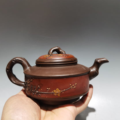 Chinese Yixing Zisha Clay Handmade Exquisite Teapot （红梅花壶 底款：周桂珍 )