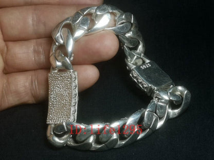 Chinese Tibet Silver Carving skull Statue bracelet gift Collection