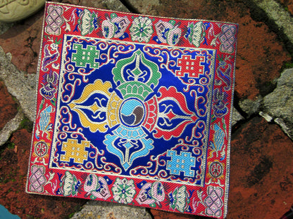BROCADE ALTAR CLOTH TIBETAN BUDDHIST NEPAL ROYAL BLUE DOUBLE DORJE SQUARE SILK