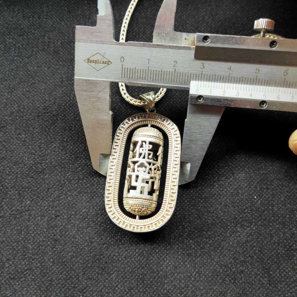 tibet silver carved Rotate Luck blessing pillars pendant amulet Necklace buddha