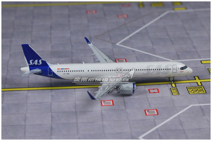 1:400 GeminiJets SAS BOEING A321neo Airplane Diecast Plane Aircraft Model