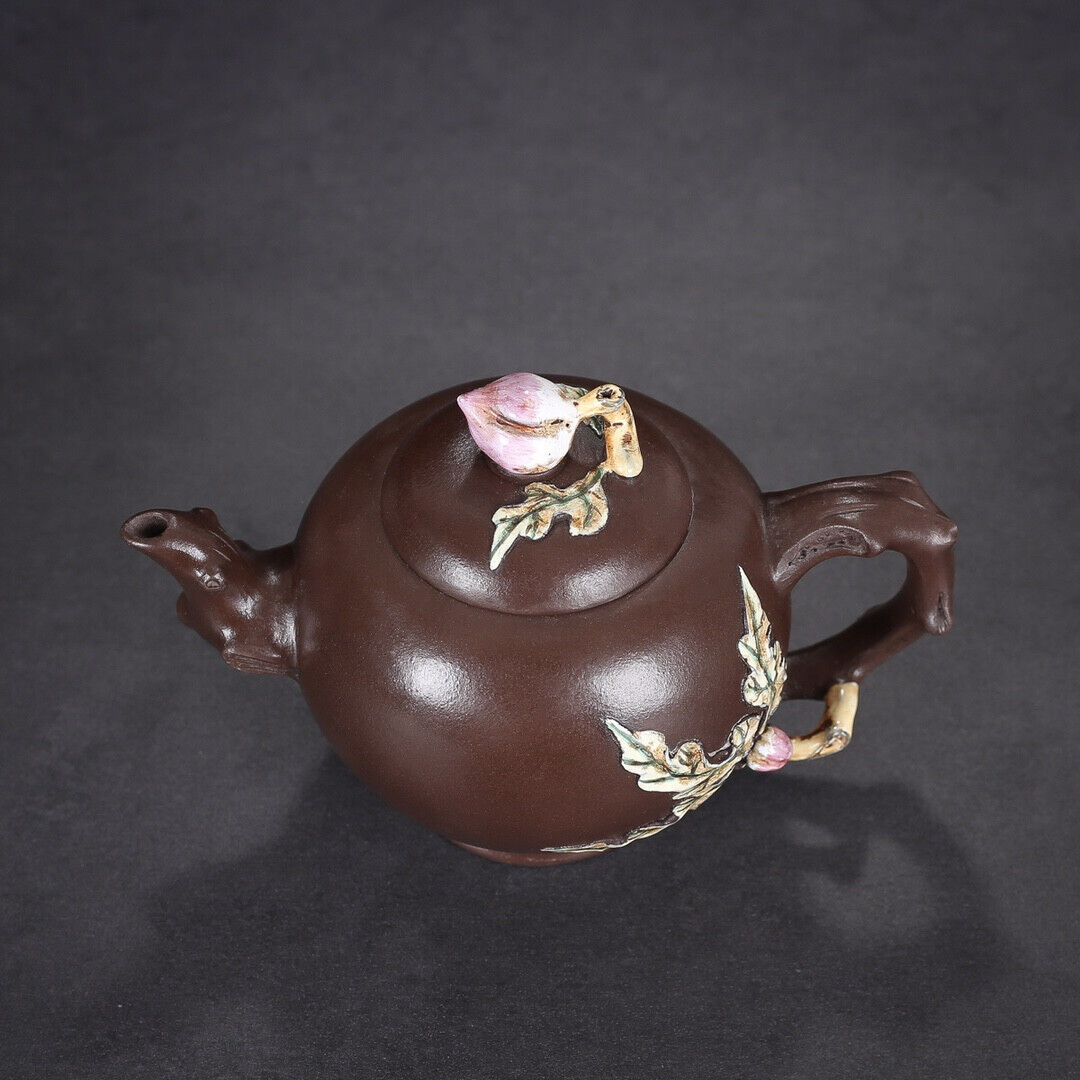 Chinese Yixing Zisha Clay Handmade Exquisite Teapot （寿桃 底款：朱可心）