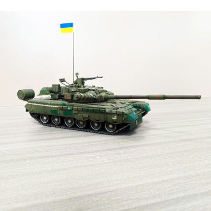 1/72 (Russia-Ukraine War) Finished model of the T80BV tank captured by Ukraine