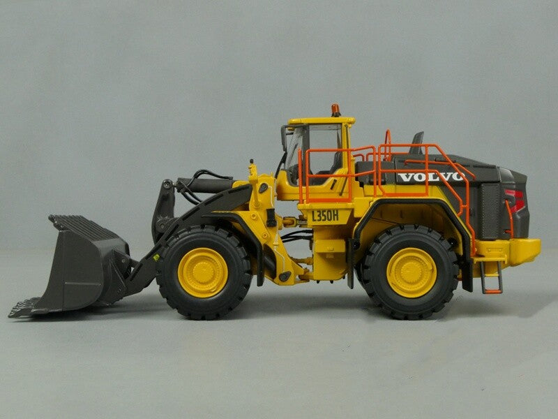 1:50 VOLVO L350H Wheel Loader Forklift Construction Machine Diecast Model