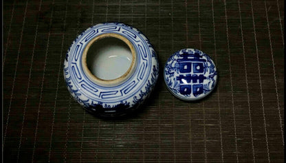 3in Chinese Porcelain Blue White Double Happiness Receiving Tank Cover Can Old