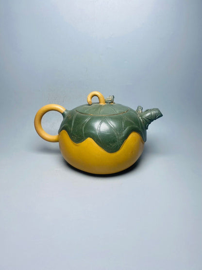 Chinese Yixing Zisha Clay Handmade Exquisite Teapot （荷叶青蛙 底款：蒋蓉）