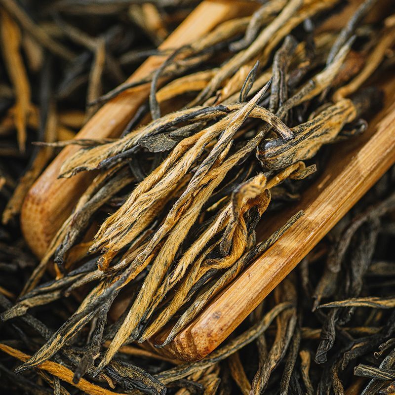 Authentic Fengqing Classic 58 Yunnan Dian Hong Tea with Orange Red Soup Colour