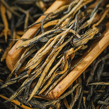 Authentic Fengqing Classic 58 Yunnan Dian Hong Tea with Orange Red Soup Colour