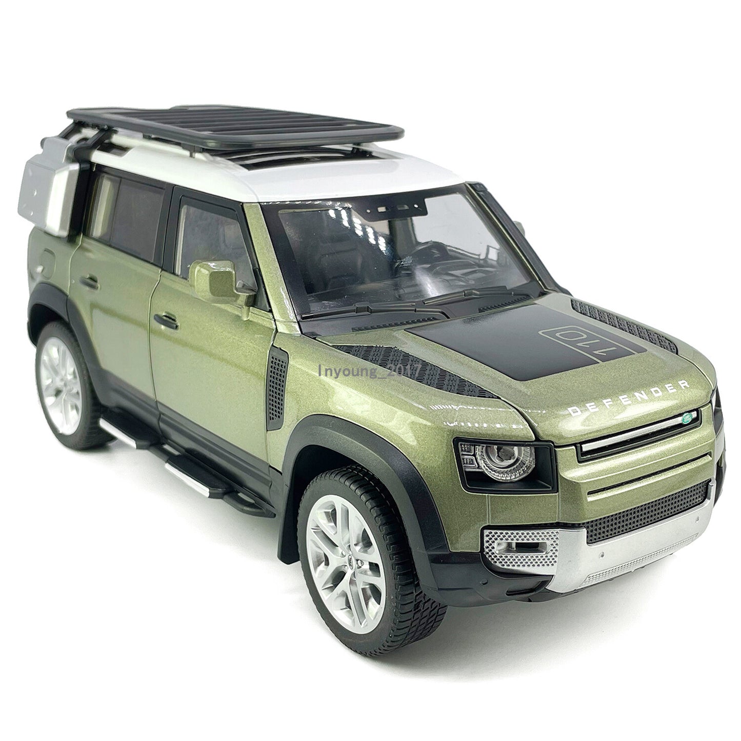 1/18 Land Rover Defender 110 Model Car Metal Diecast Toy Cars Collection Green