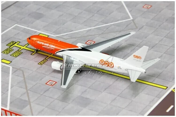 1:400 Phoenix TNT BOEING 767-300ER Passenger Airplane Diecast Aircraft Model