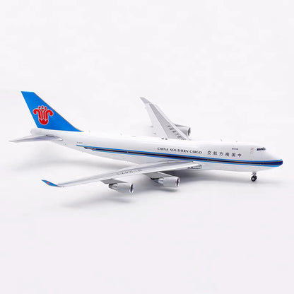 1:200 SQ Wings China Southern Boeing 747-400F Passenger Airplane Diecast Model