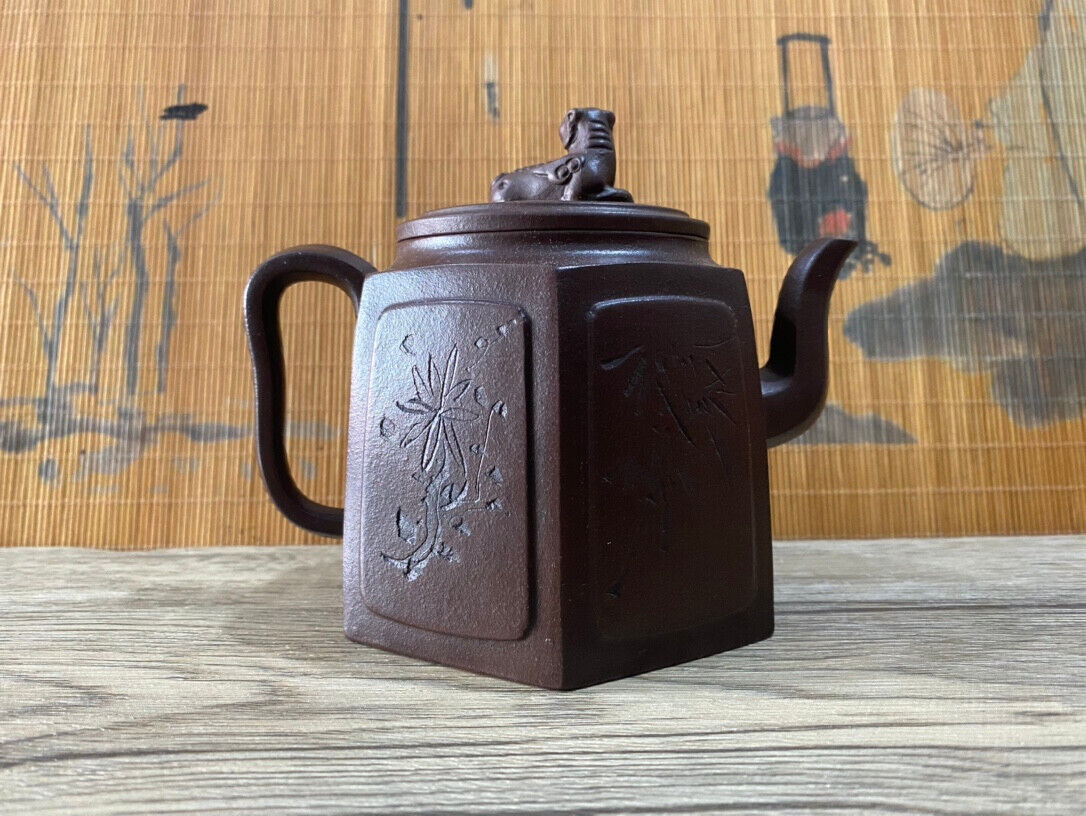 Chinese Yixing Zisha Clay Handmade Exquisite Teapot（壶 底款：顾景舟）