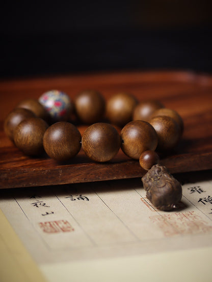 20mm Chinese Natural Eaglewood Handmade Exquisite Bracelets 30583