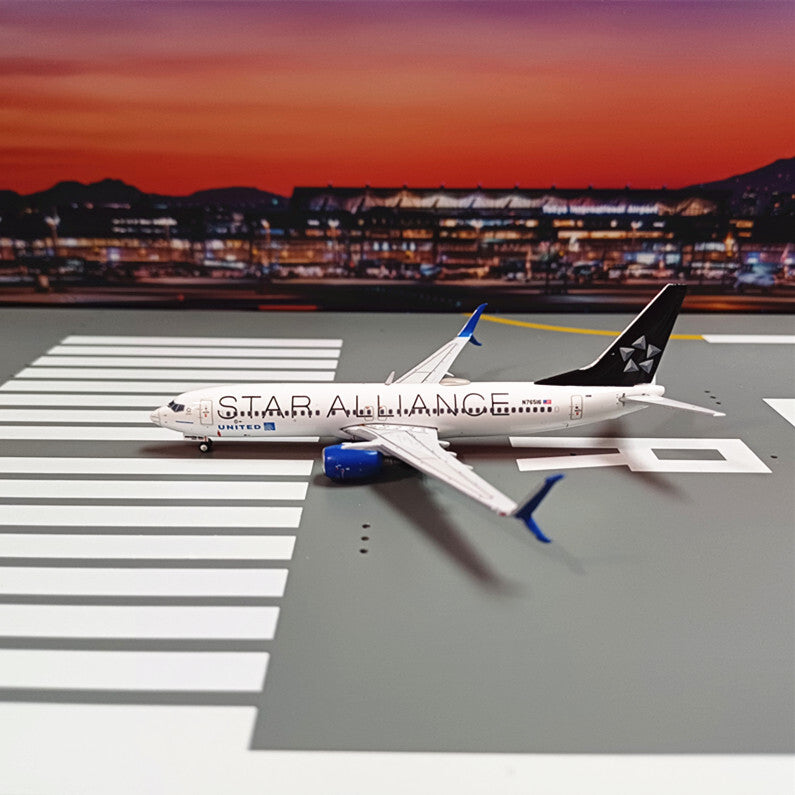 1:400 Geminijets United Airlines Boeing 737-800W N76516 Airplane Diecast Model