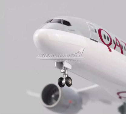 1:130 43CM QATAR BOEING 787 Passenger Airplane Landing Gear Resin Aircraft Model