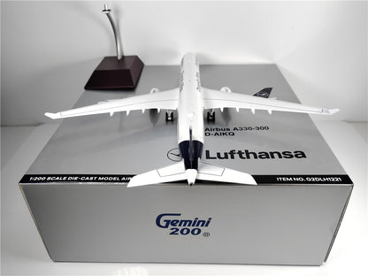 1:200 Geminijets Lufthansa AIRBUS 330-300 Passenger Plane Diecast Aircraft Model