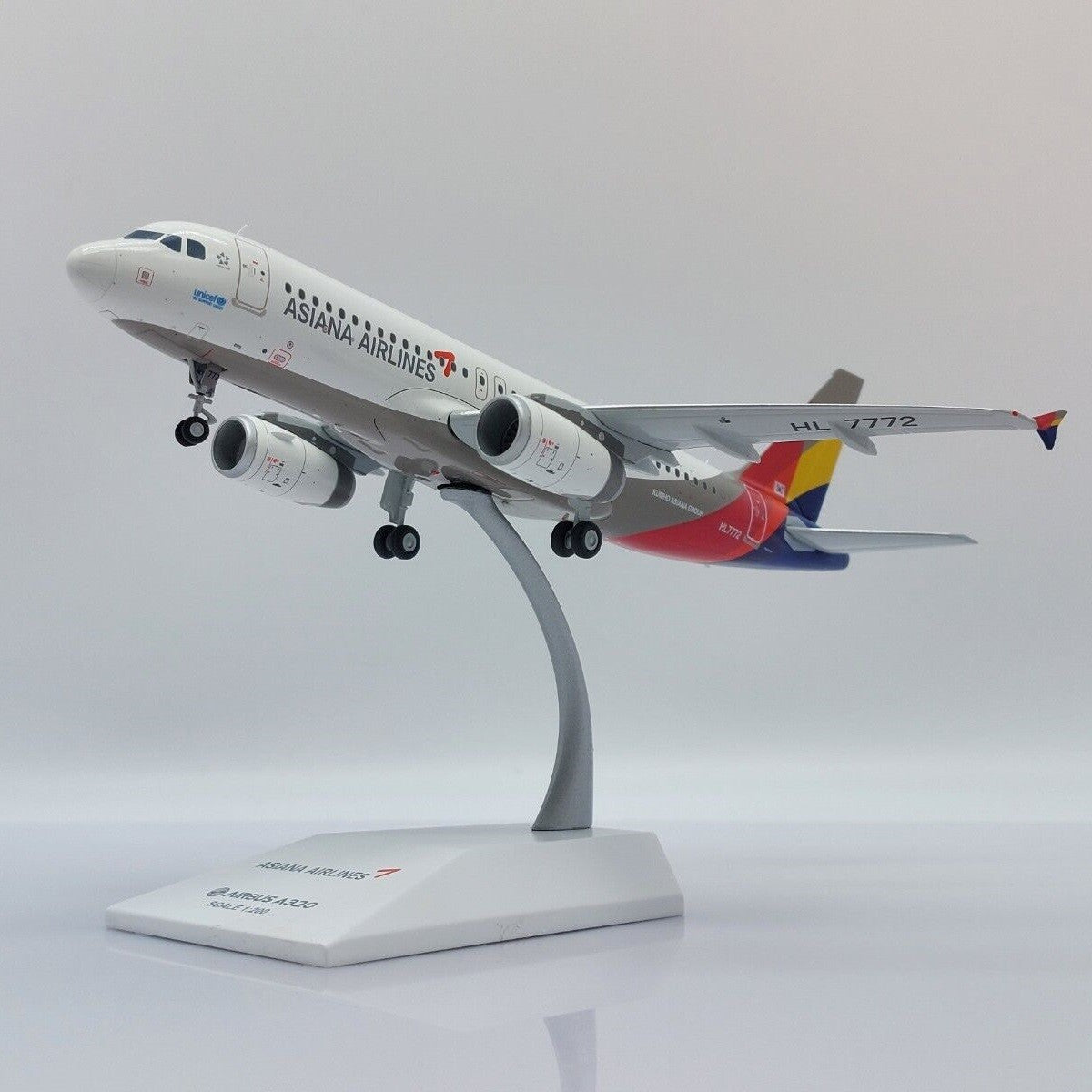 1:200 JC Wings Asiana Airline AIRBUS A320-200 Airplane Diecast Aircraft Model