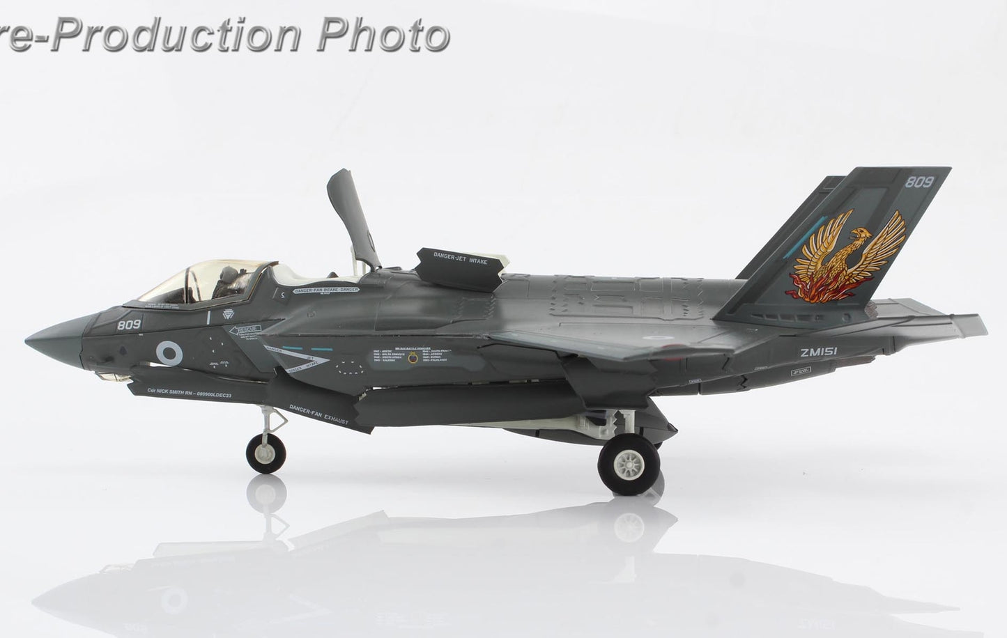 1:72 HM Lockheed F-35B Lightning II RAF Marham, England Fighter Diecast Model