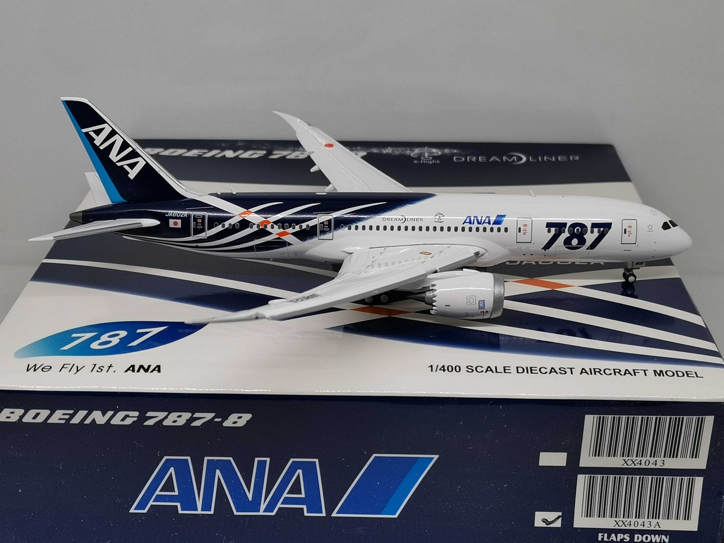 1:400 JC Wings ANA BOEING B787-8 Flap Down Passenger Airplane Diecast Model
