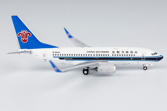 1:400 NG Model CHINA SOUTHERN BOEING 737-700 Passenger Airplane Diecast Model